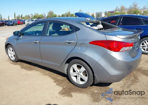2013 Hyundai Elantra Gls z USA, uszkodzony, nr VIN KMHDH4AE8DU947406